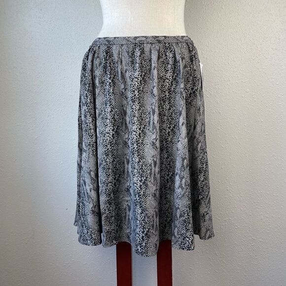 NWT Liz Claiborne Midi Skirt Size 10 - Picture 1 of 7